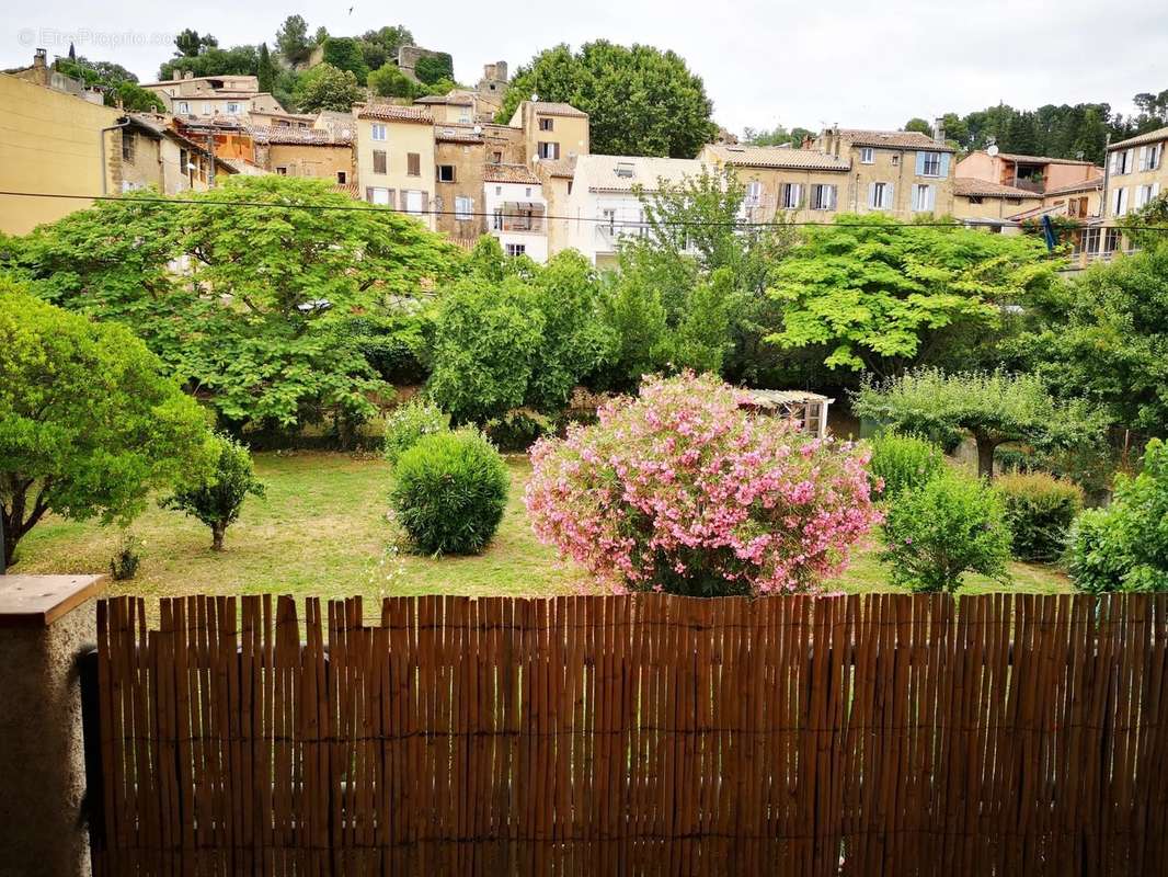 Appartement à SALERNES