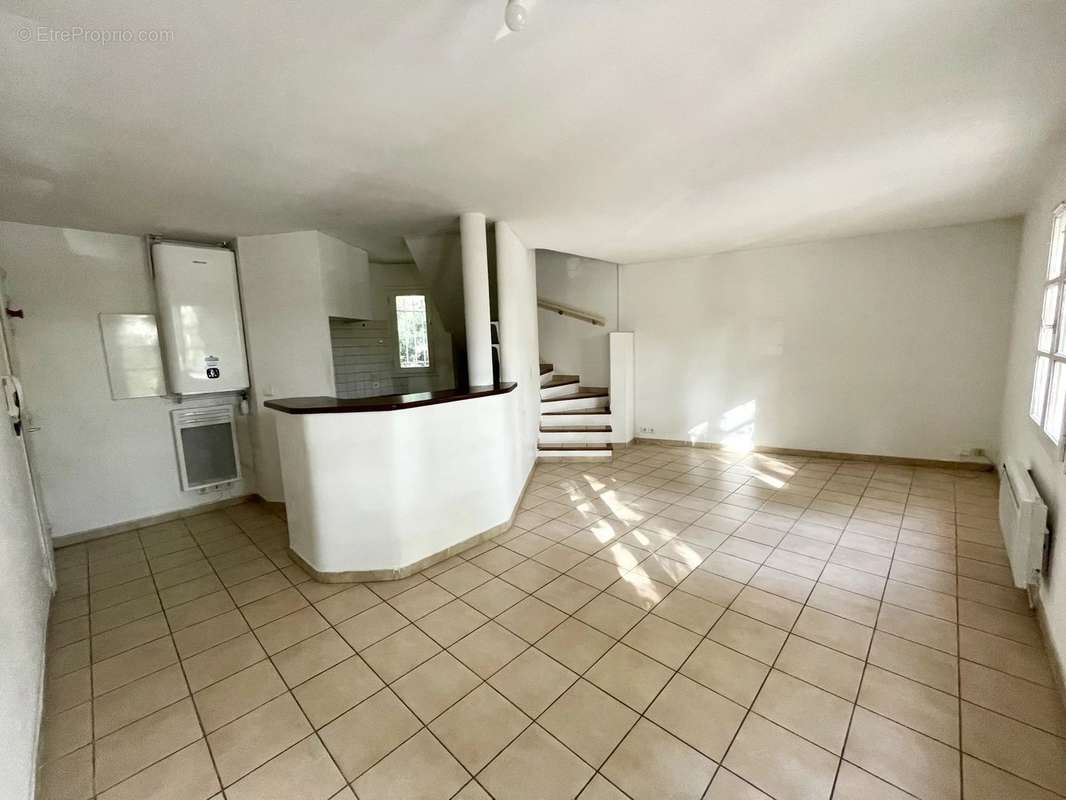 Appartement à VENELLES