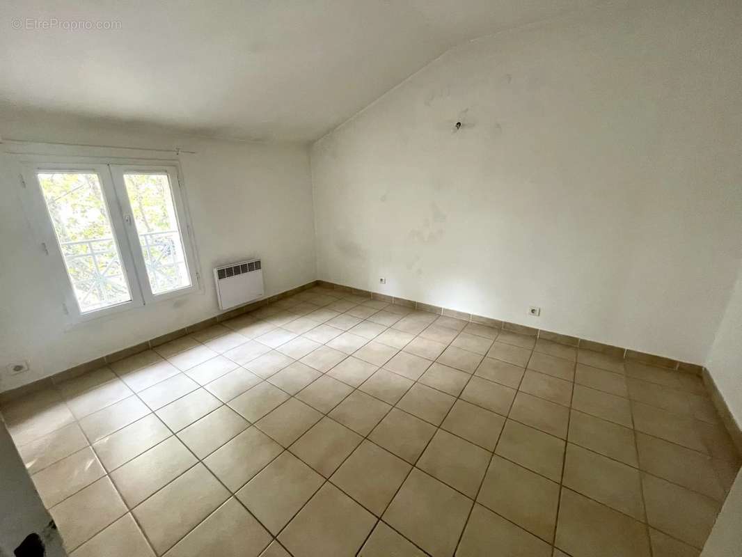 Appartement à VENELLES