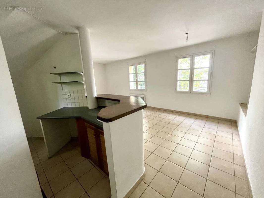 Appartement à VENELLES