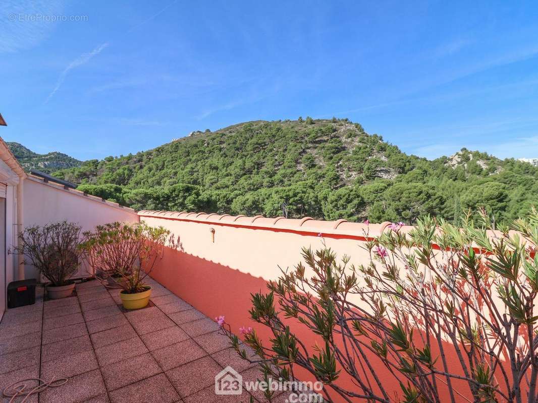 Appartement à MARSEILLE-9E