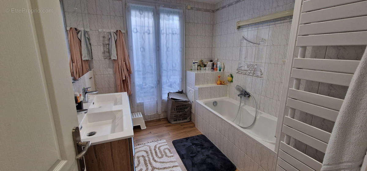 Appartement à PARIS-11E