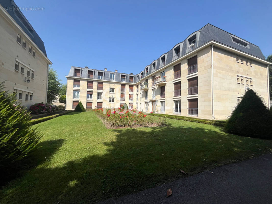 Appartement à VERSAILLES