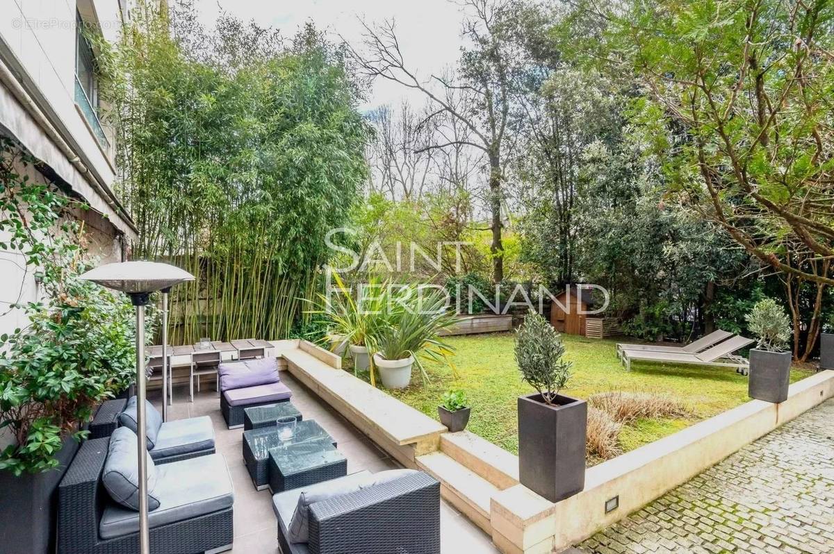 Appartement à NEUILLY-SUR-SEINE