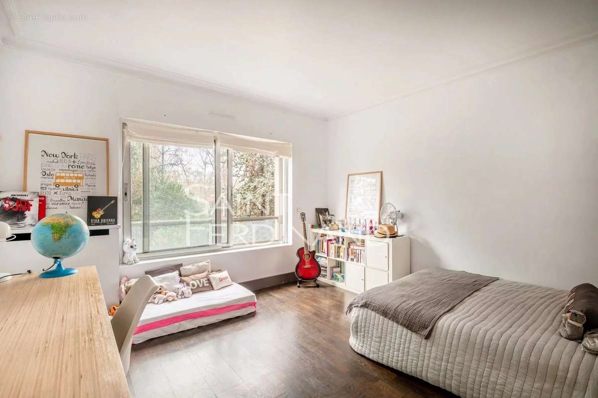 Appartement à NEUILLY-SUR-SEINE