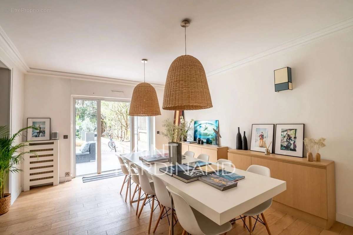 Appartement à NEUILLY-SUR-SEINE