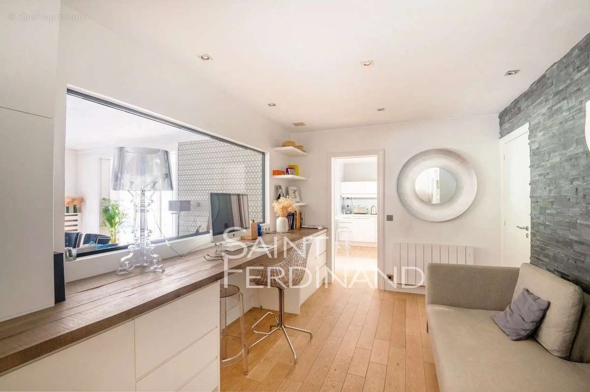 Appartement à NEUILLY-SUR-SEINE