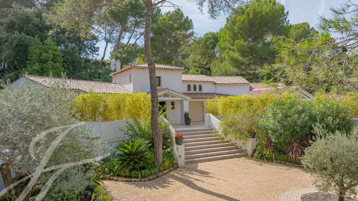 Maison à MOUGINS