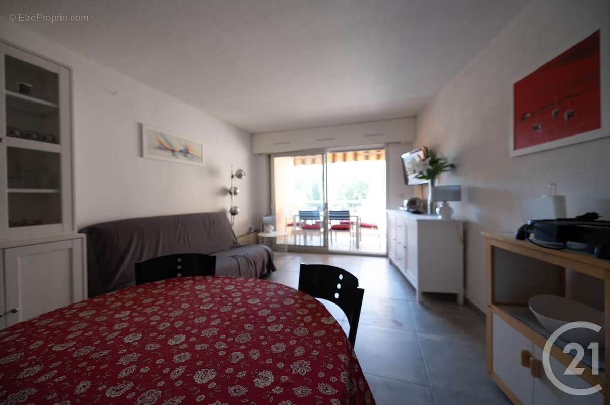 Appartement à BORMES-LES-MIMOSAS