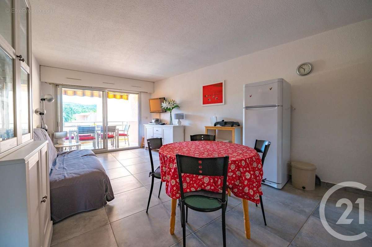 Appartement à BORMES-LES-MIMOSAS