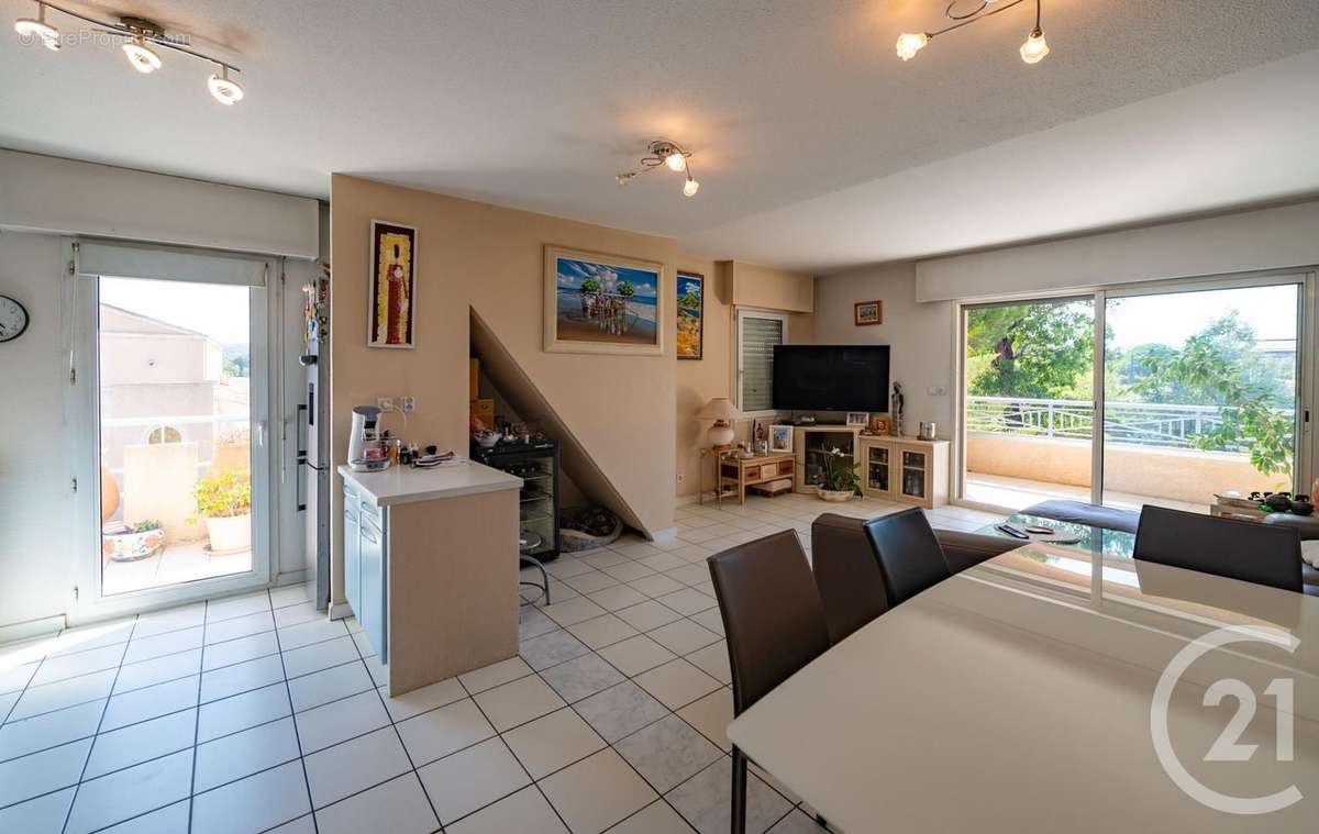 Appartement à BORMES-LES-MIMOSAS