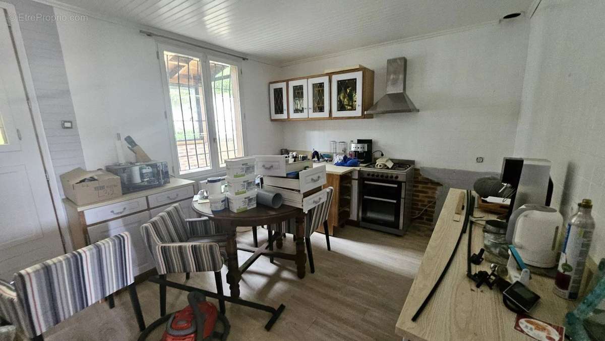 Appartement à LE COUDRAY-MONTCEAUX