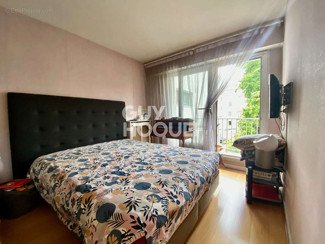 Appartement à COURBEVOIE