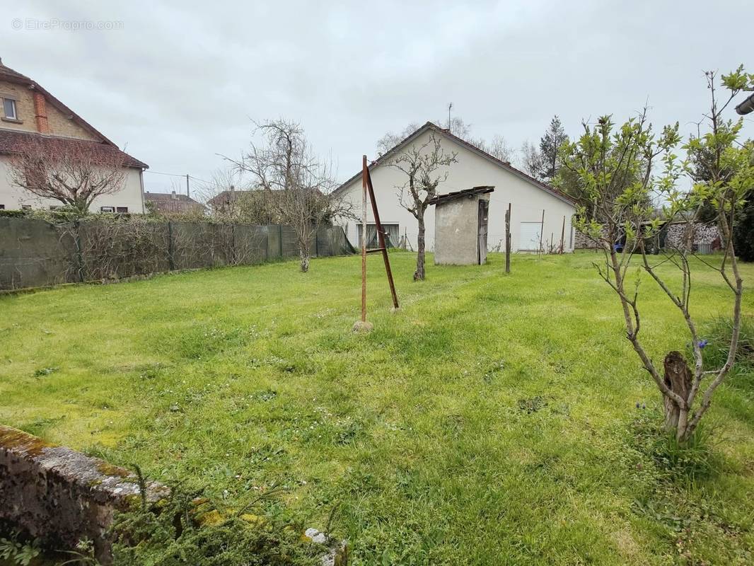 Maison à SAINT-JUNIEN