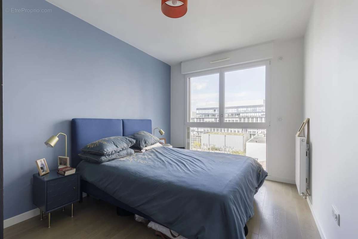 Appartement à COURBEVOIE