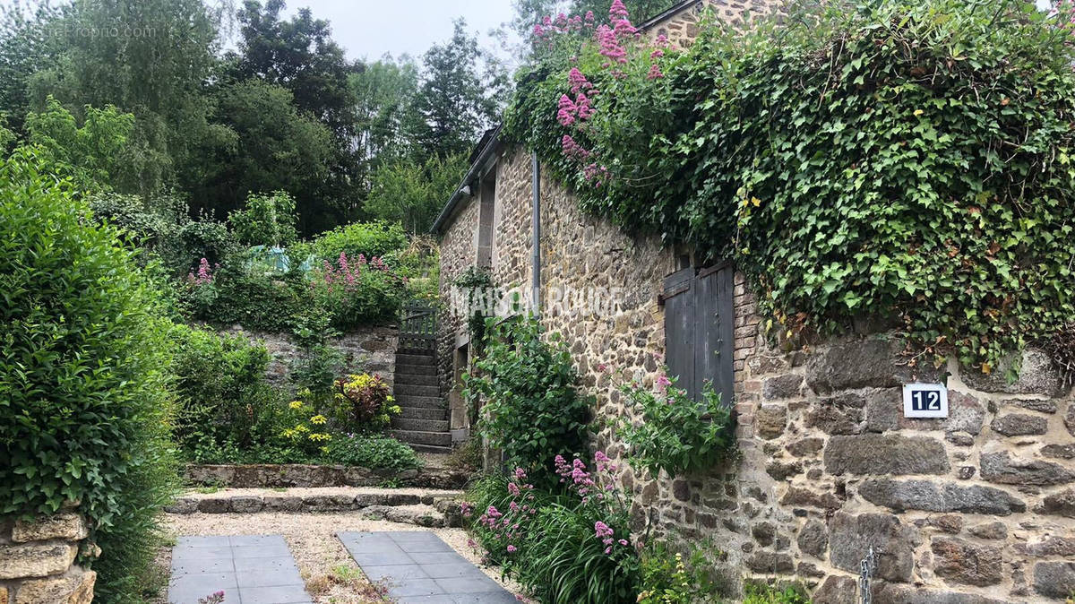 Maison à LANVALLAY