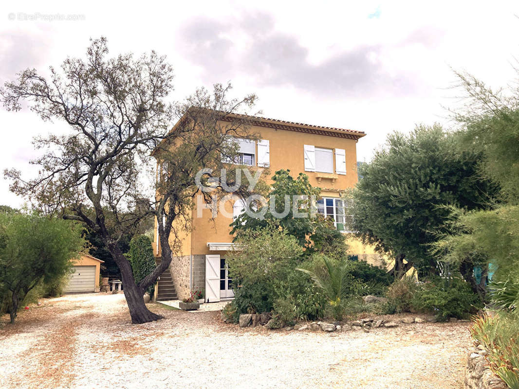 Maison à LAROQUE-DES-ALBERES