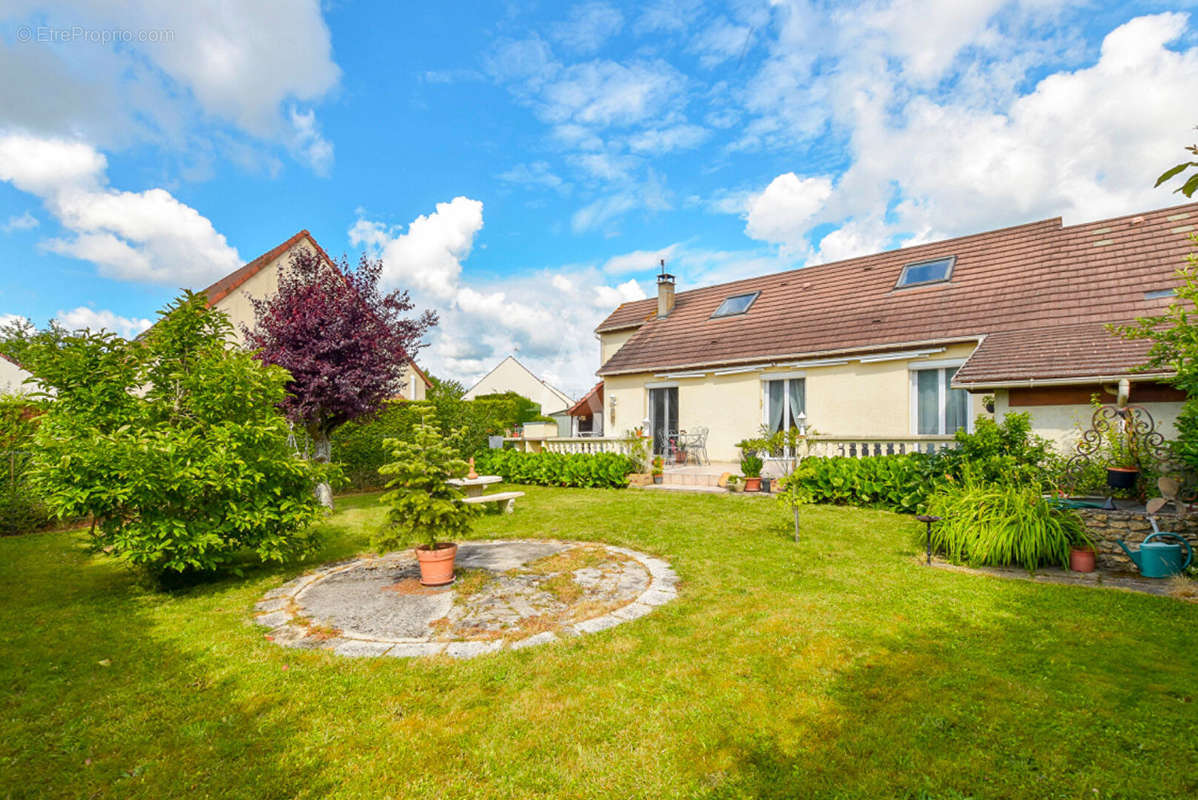 Maison à BRIE-COMTE-ROBERT