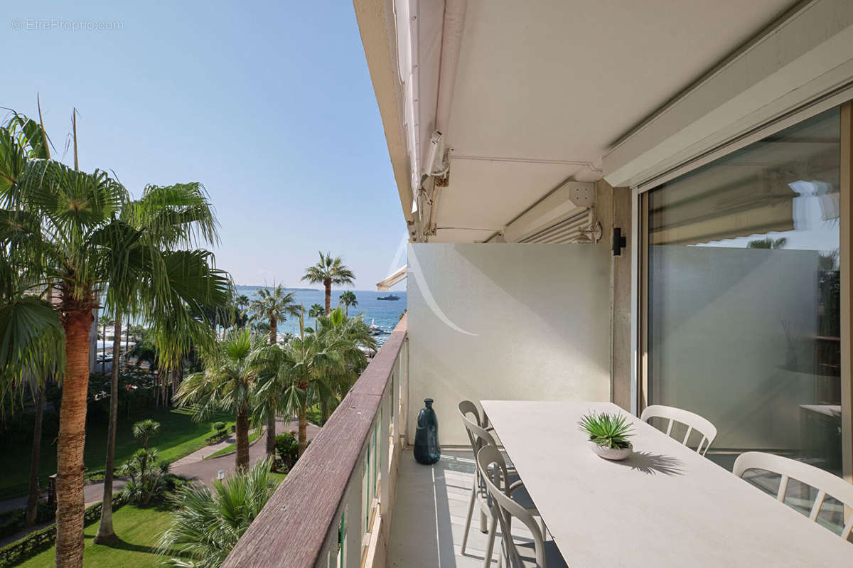 Appartement à CANNES