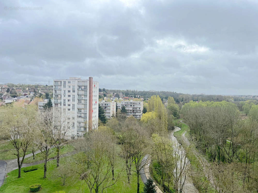 Appartement à CHILLY-MAZARIN