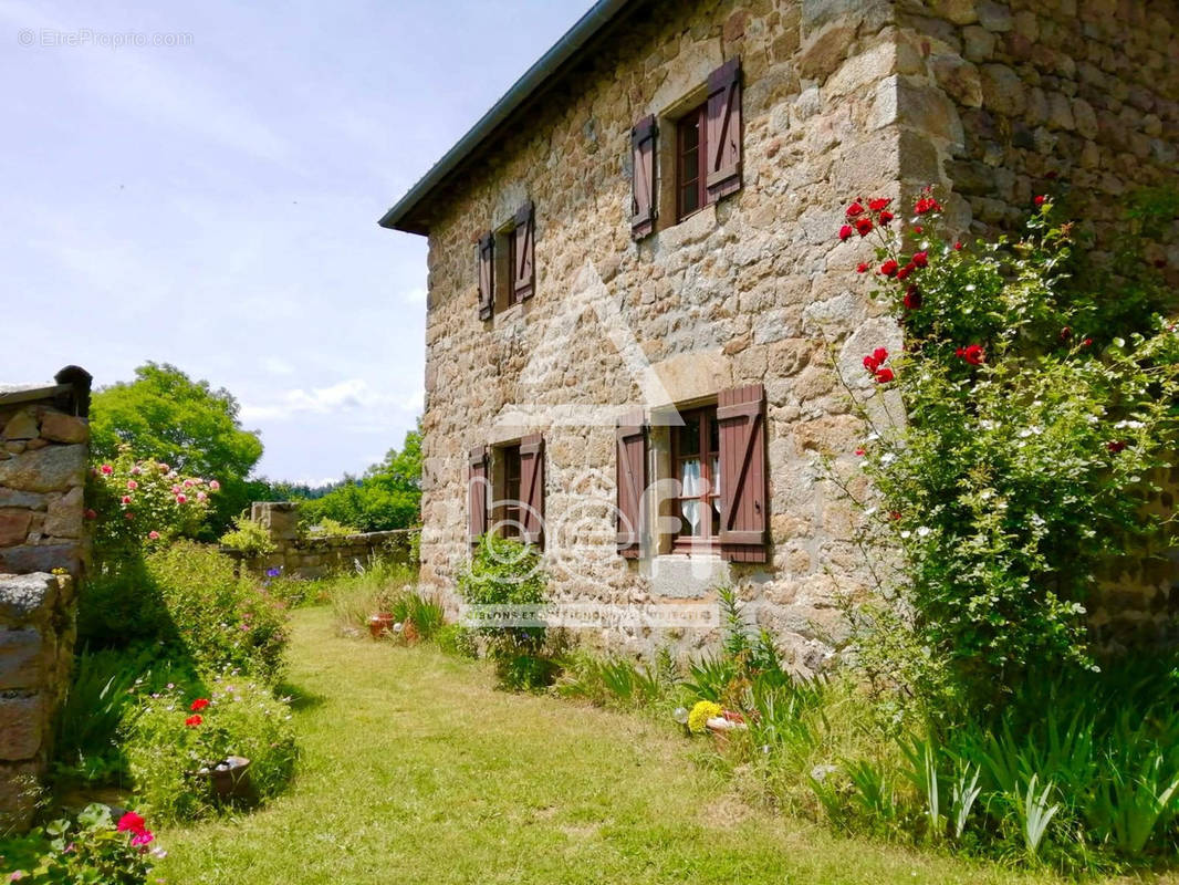 Maison à ESTIVAREILLES