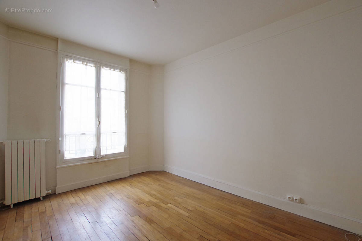 Appartement à PARIS-14E