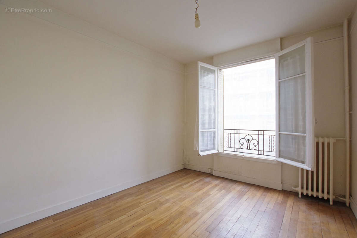 Appartement à PARIS-14E