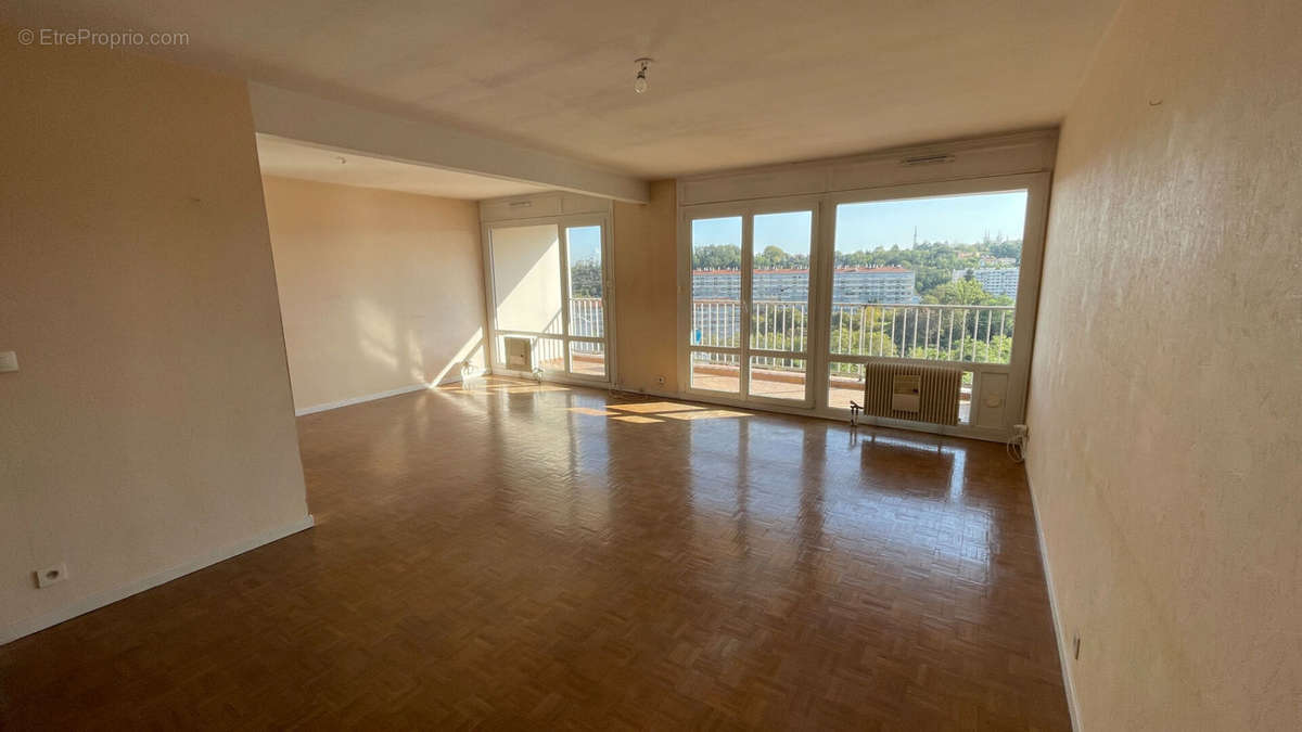 Appartement à LYON-5E