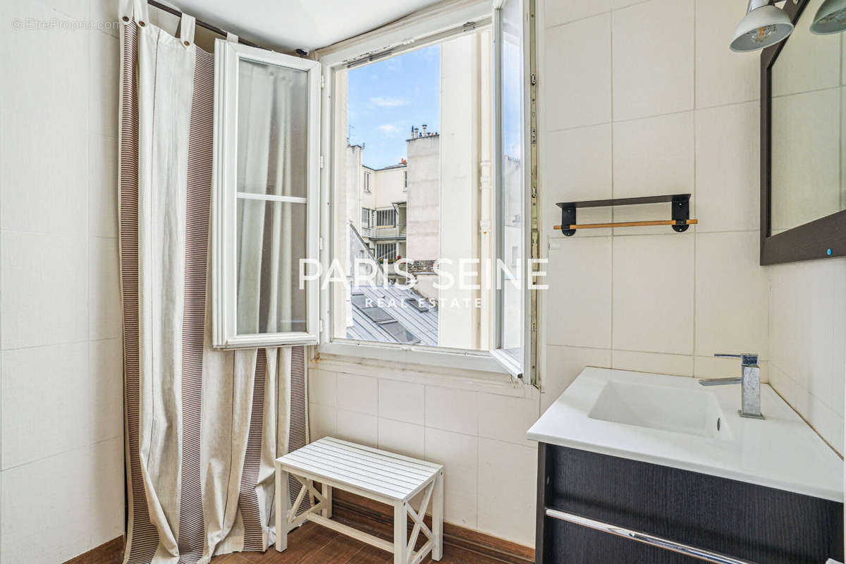 Appartement à PARIS-7E