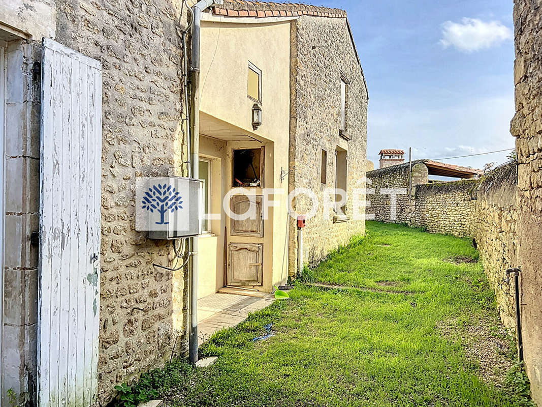 Maison à MARNES