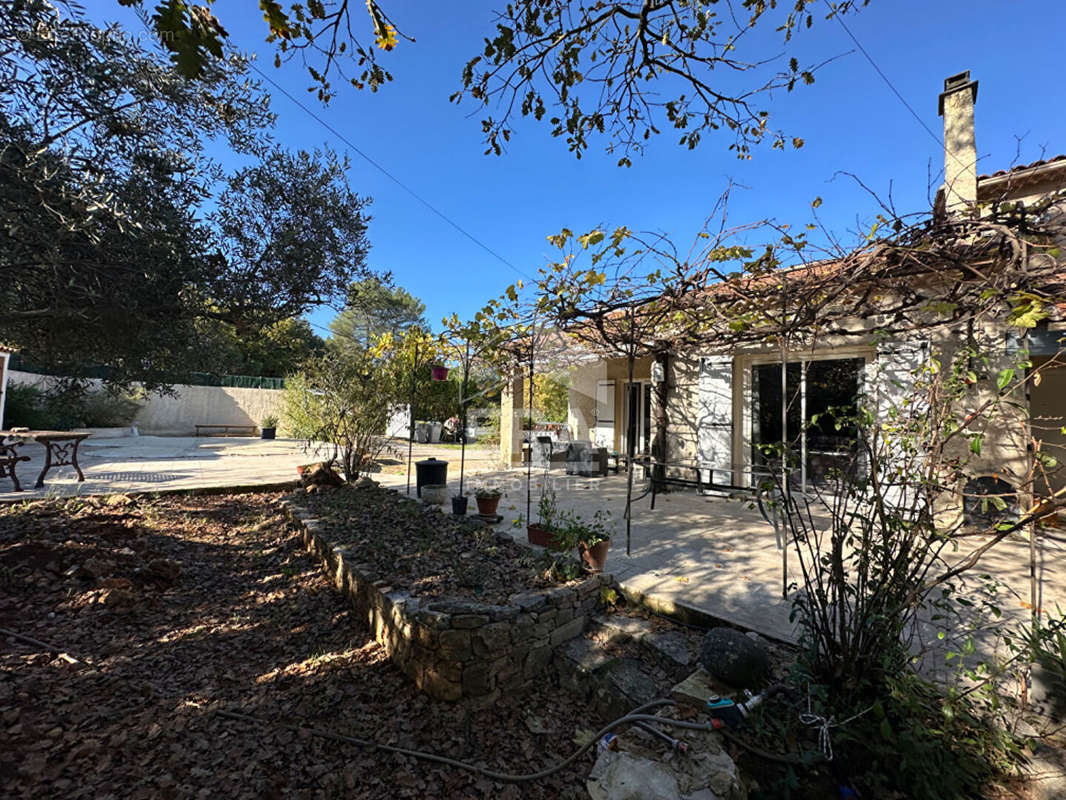 Maison à SAINT-MAXIMIN-LA-SAINTE-BAUME