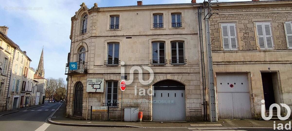 Photo 1 - Maison à FONTENAY-LE-COMTE