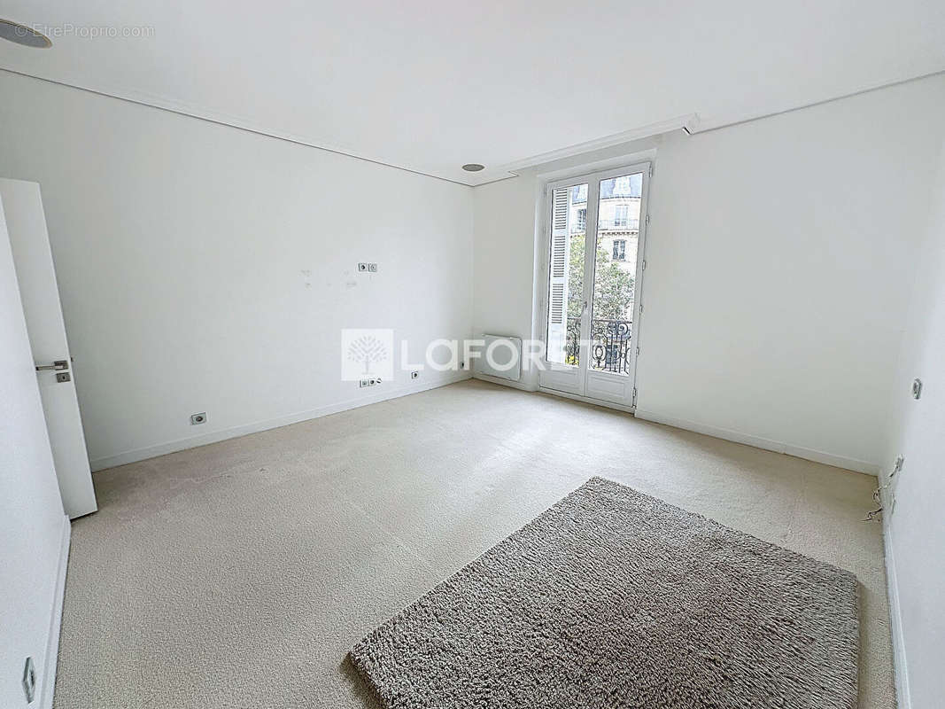 Appartement à PARIS-8E