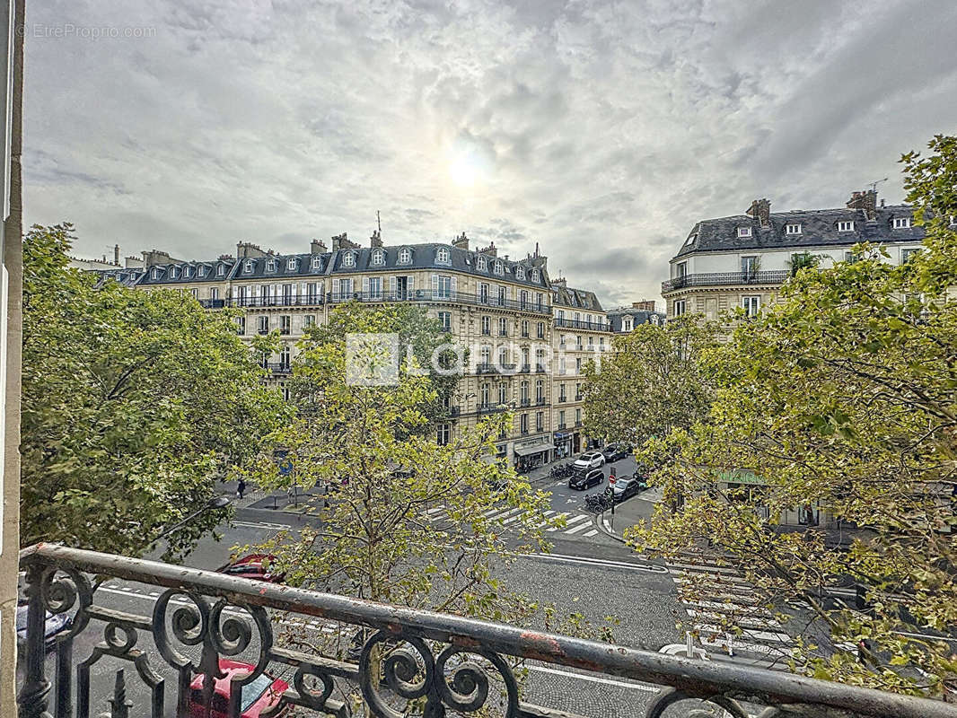 Appartement à PARIS-8E