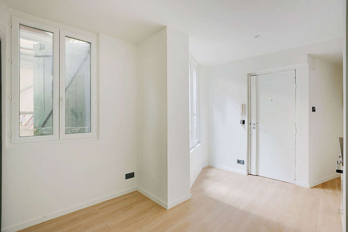 Appartement à PARIS-10E