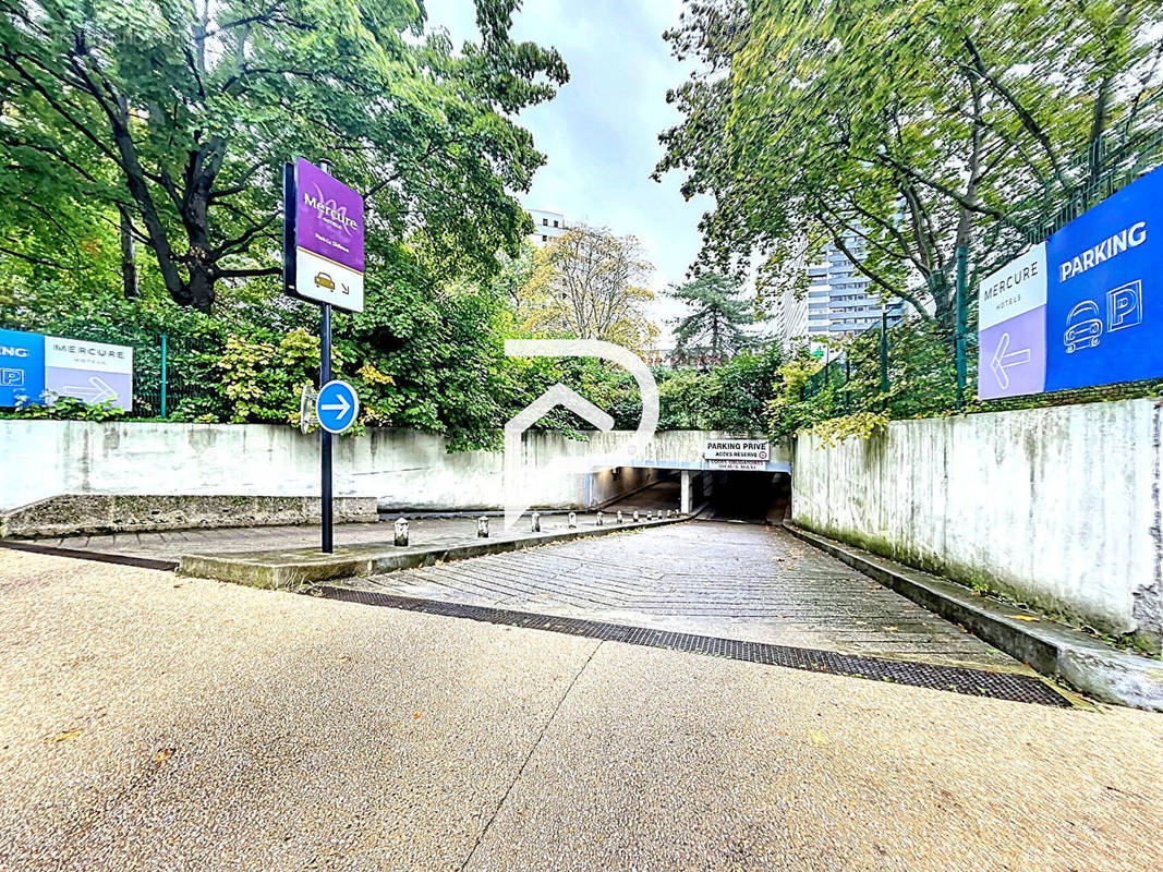 Parking à COURBEVOIE