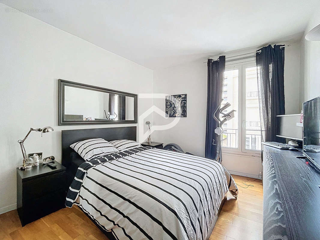 Appartement à COURBEVOIE