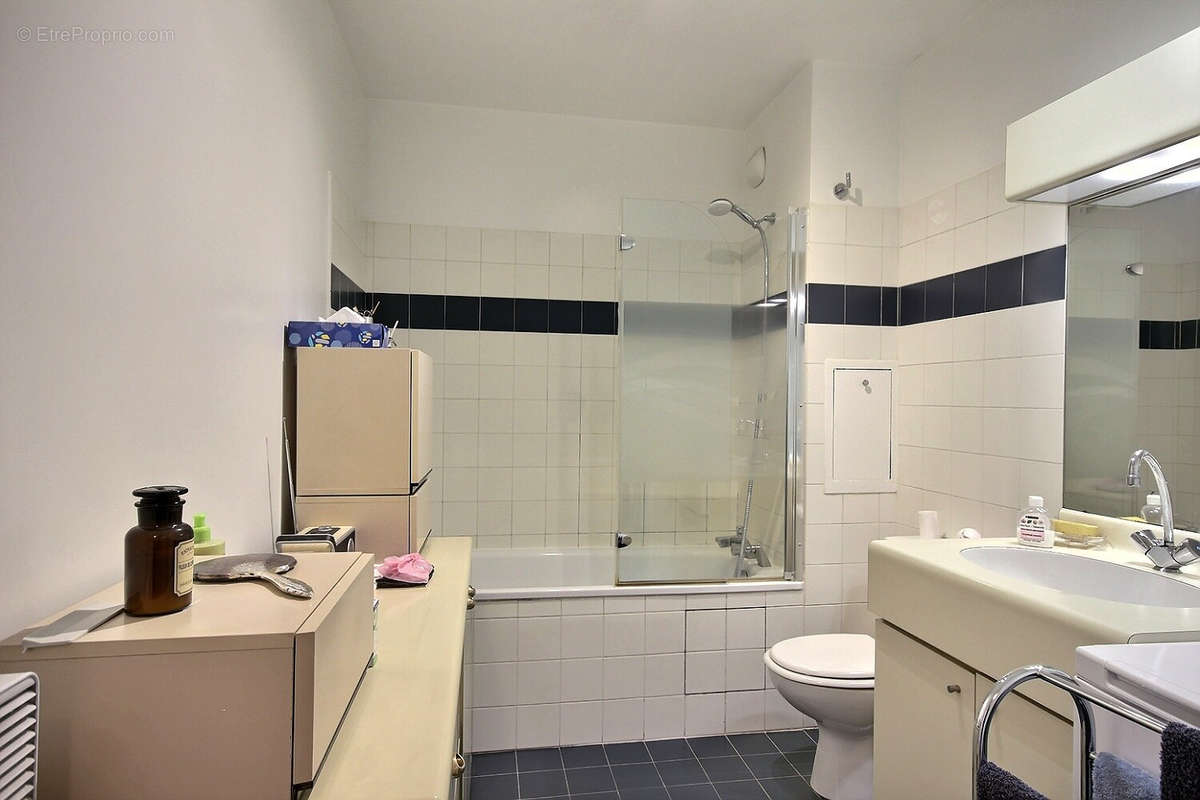 Appartement à COURBEVOIE