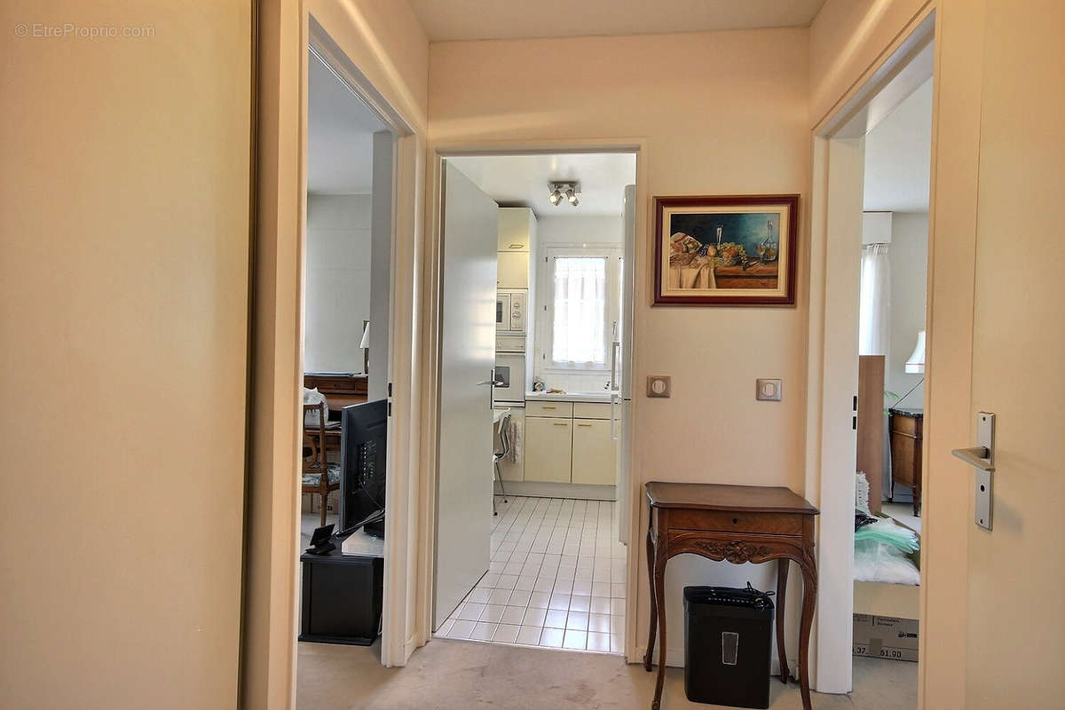 Appartement à COURBEVOIE