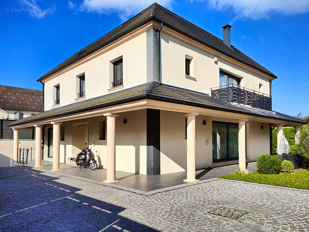 Maison à ELANCOURT