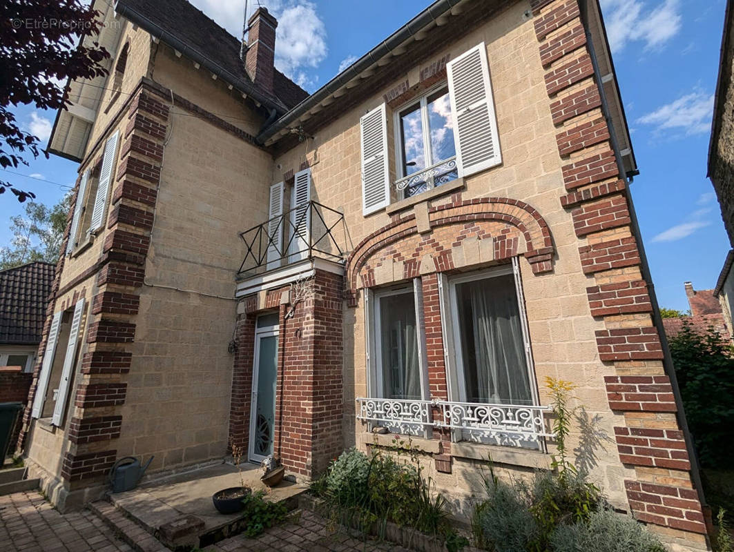 Maison à CHAMPAGNE-SUR-OISE