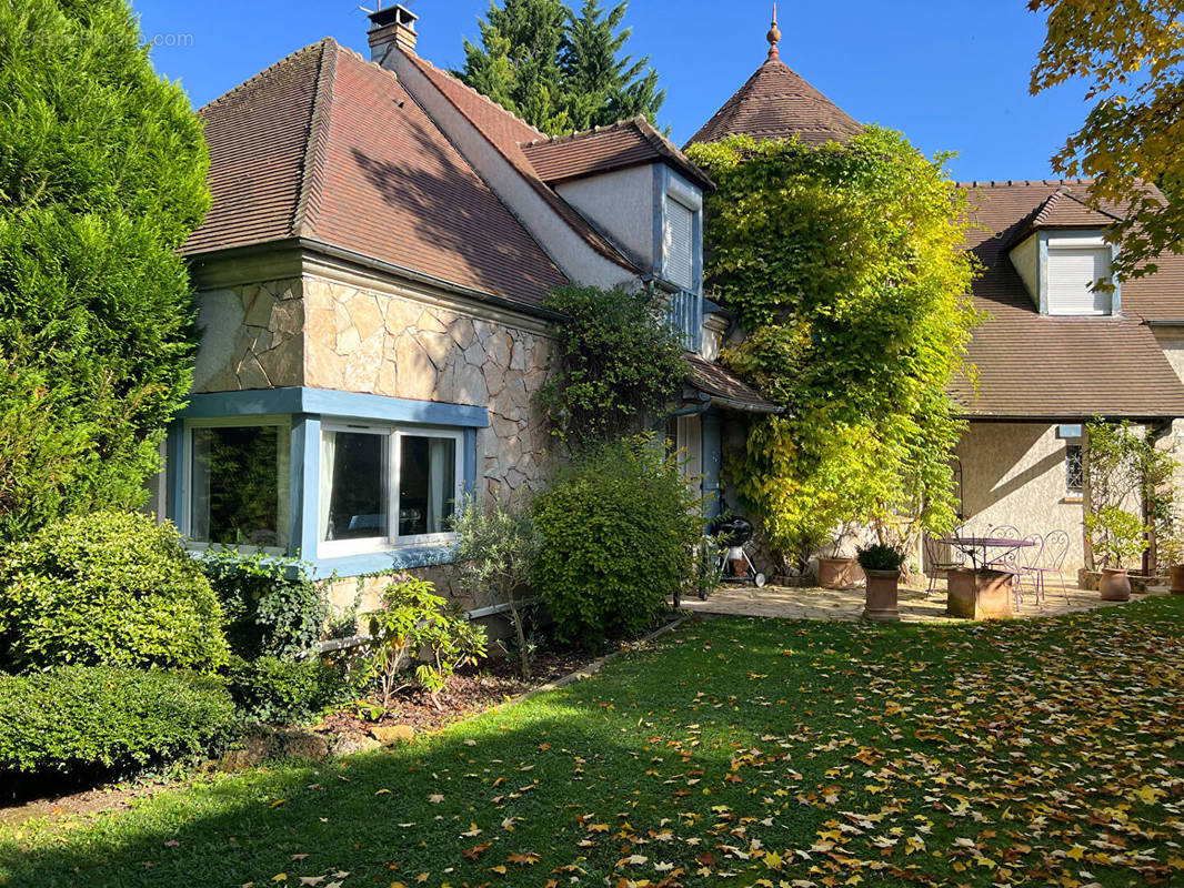 Maison à CRESPIERES