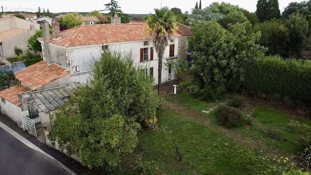 Maison à SAINT-MARTIN-DES-FONTAINES