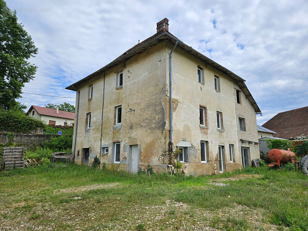 Appartement à BELMONT-TRAMONET