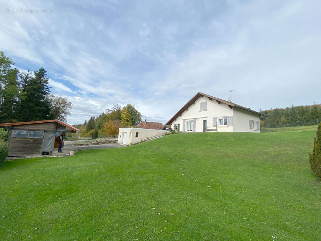 Maison à LES BRESEUX