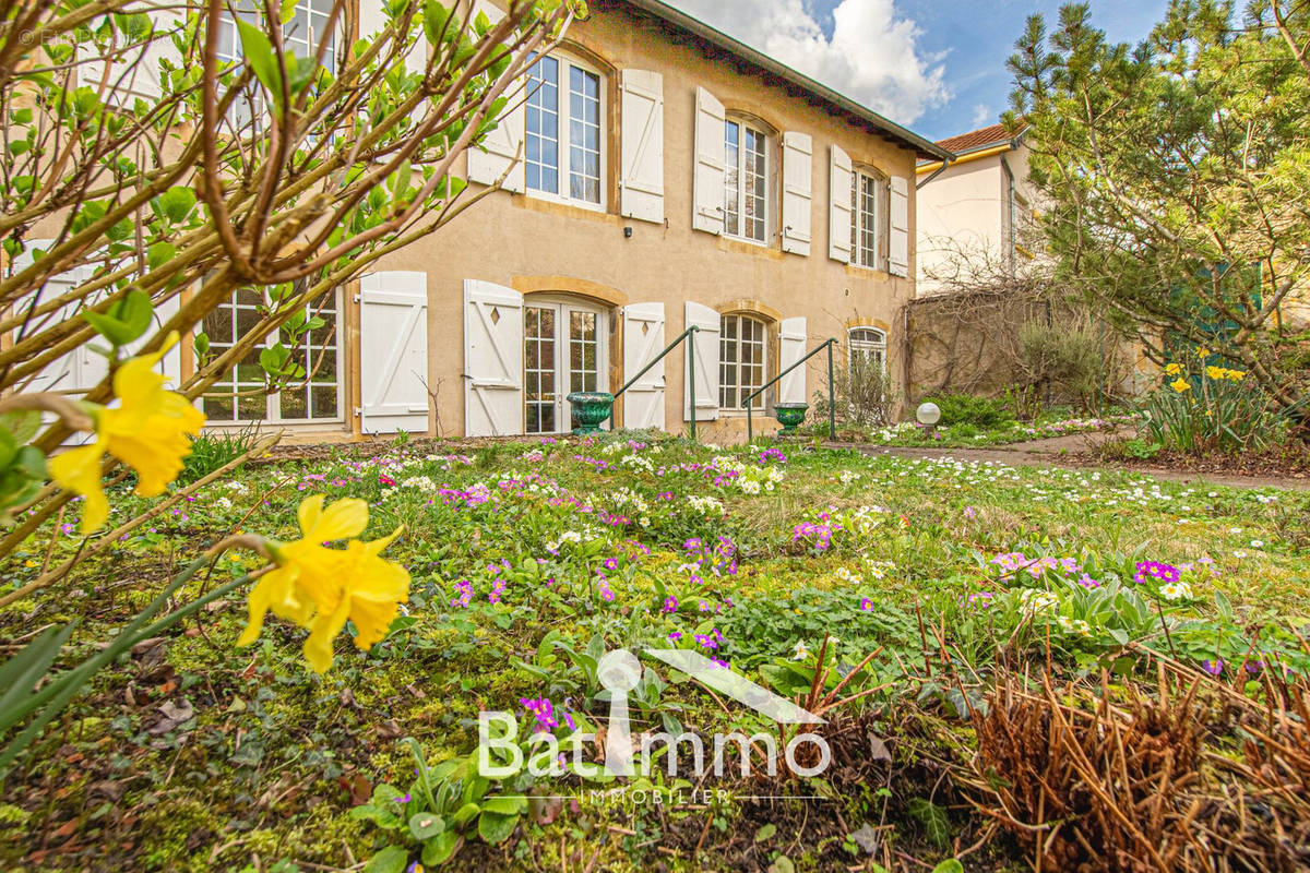 Maison à CHATEL-SAINT-GERMAIN