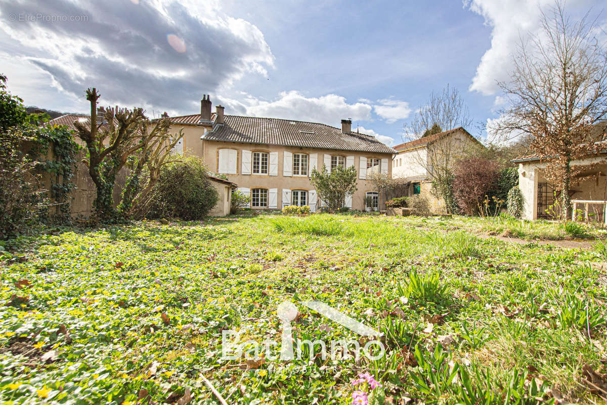 Maison à CHATEL-SAINT-GERMAIN