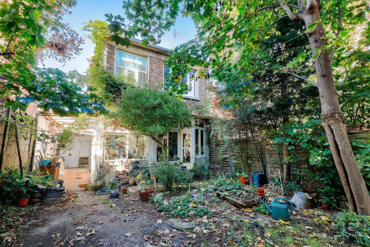 Maison à IVRY-SUR-SEINE