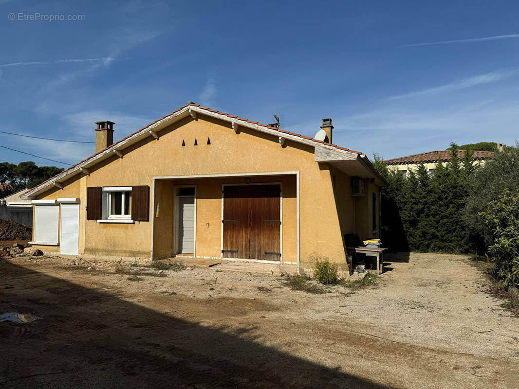 Maison à VELAUX