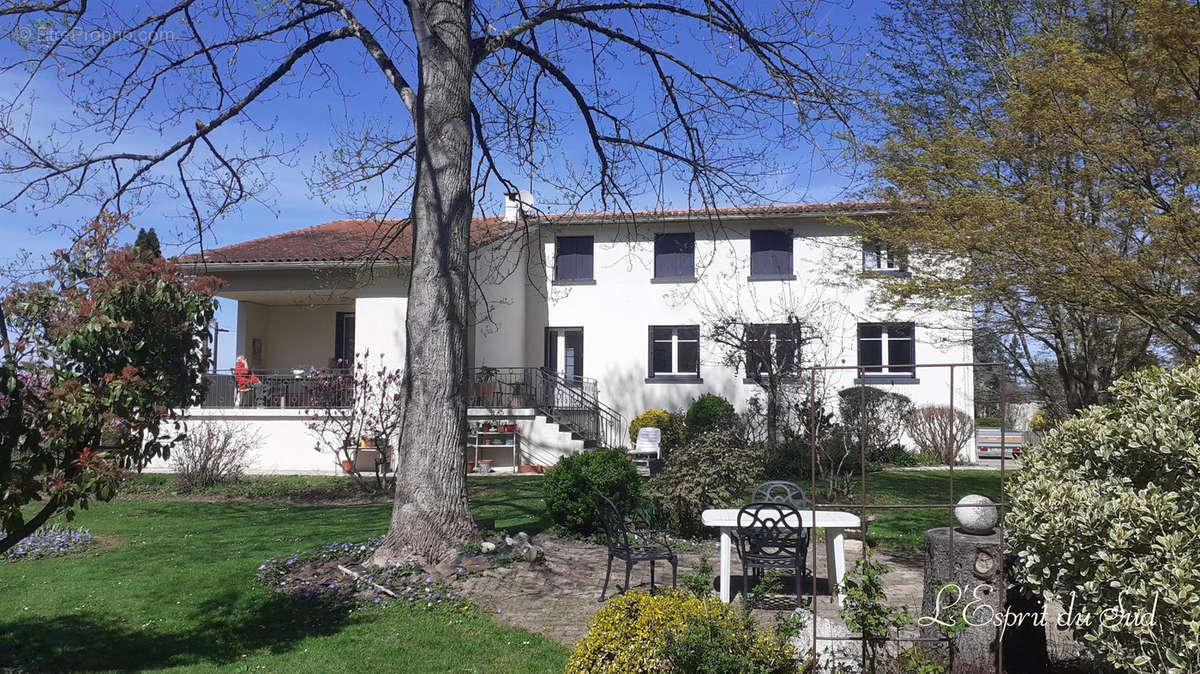 Maison à SAINT-NICOLAS-DE-LA-GRAVE